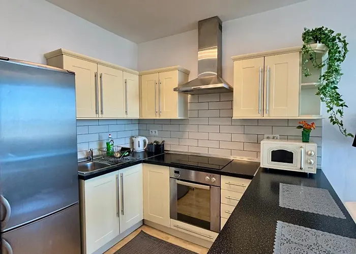 Three Towers With Beautiful View And Parking! Apartman