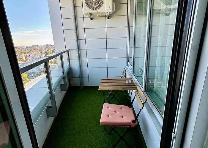 Three Towers With Beautiful View And Parking! *